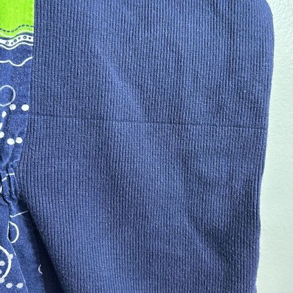 The Uniform Outlet 2X butterfly print knit sides two pocket scrub top blue & gre - Picture 11 of 11